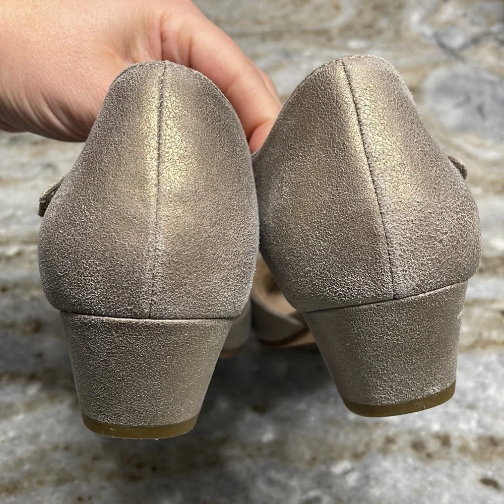 Eileen Fisher Gold Metallic Leather Mary Janes size 6.5